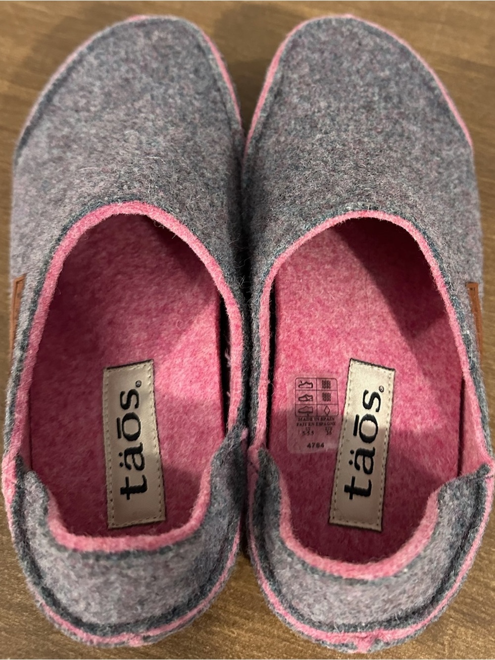 Taos Footwear Convertawool Slip-On Clogs Shoes